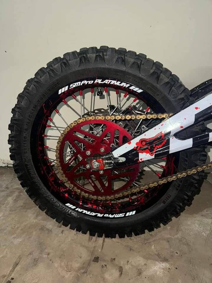 2023 Sur-Ron 72V Fully Loaded Electric Dirt Bike (Fairly Used) – White/Black/Red - Image 8