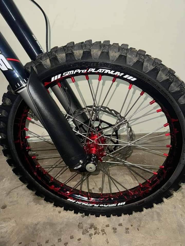 2023 Sur-Ron 72V Fully Loaded Electric Dirt Bike (Fairly Used) – White/Black/Red - Image 9