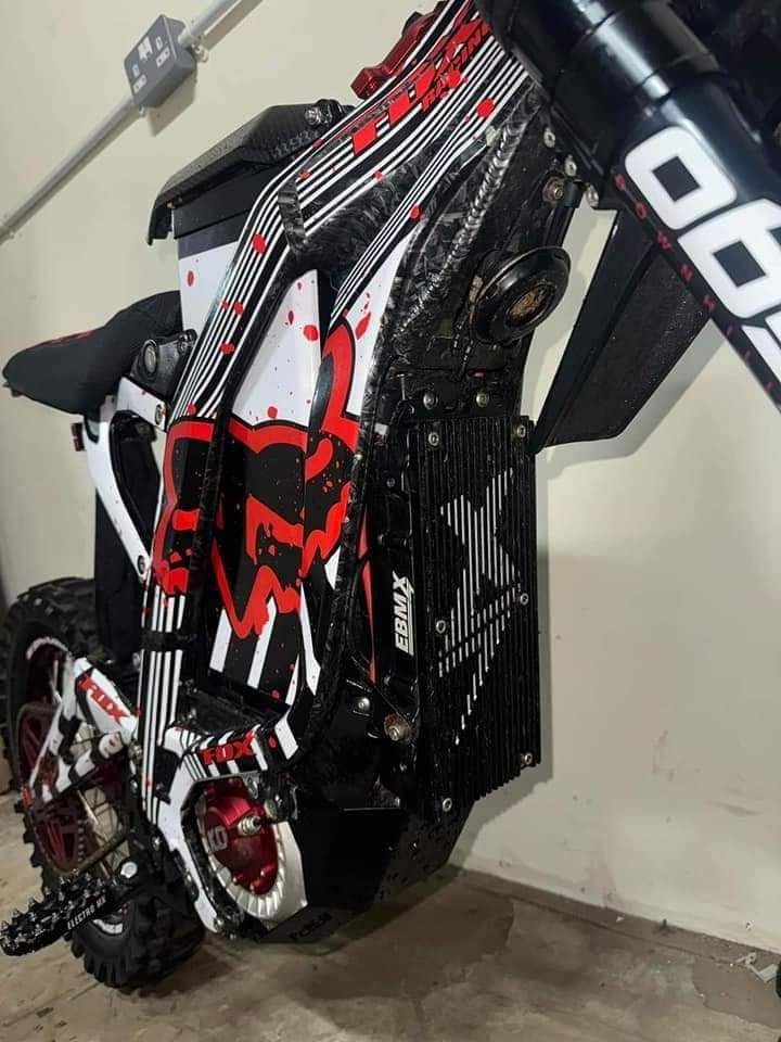 2023 Sur-Ron 72V Fully Loaded Electric Dirt Bike (Fairly Used) – White/Black/Red - Image 3